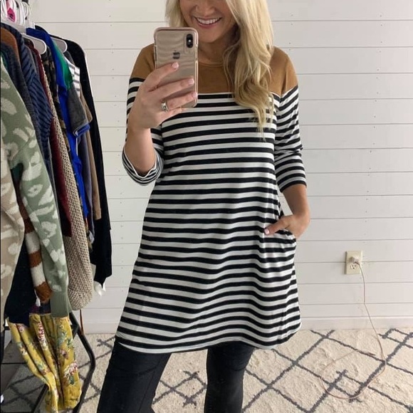 NWT Suede Shoulder Navy Striped Dress Size S - Picture 4 of 8